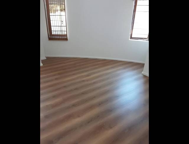 2 BEDROOM PROPERTY TO RENT IN PINESLOPES